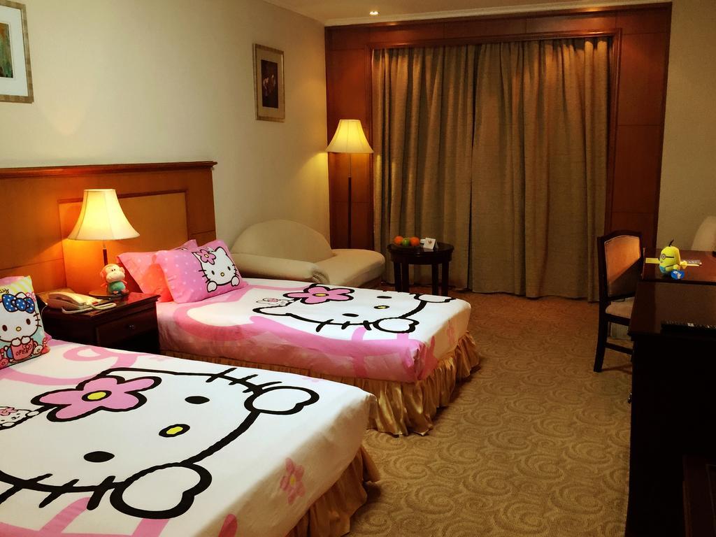 Central Plaza Hotel Dalian Esterno foto